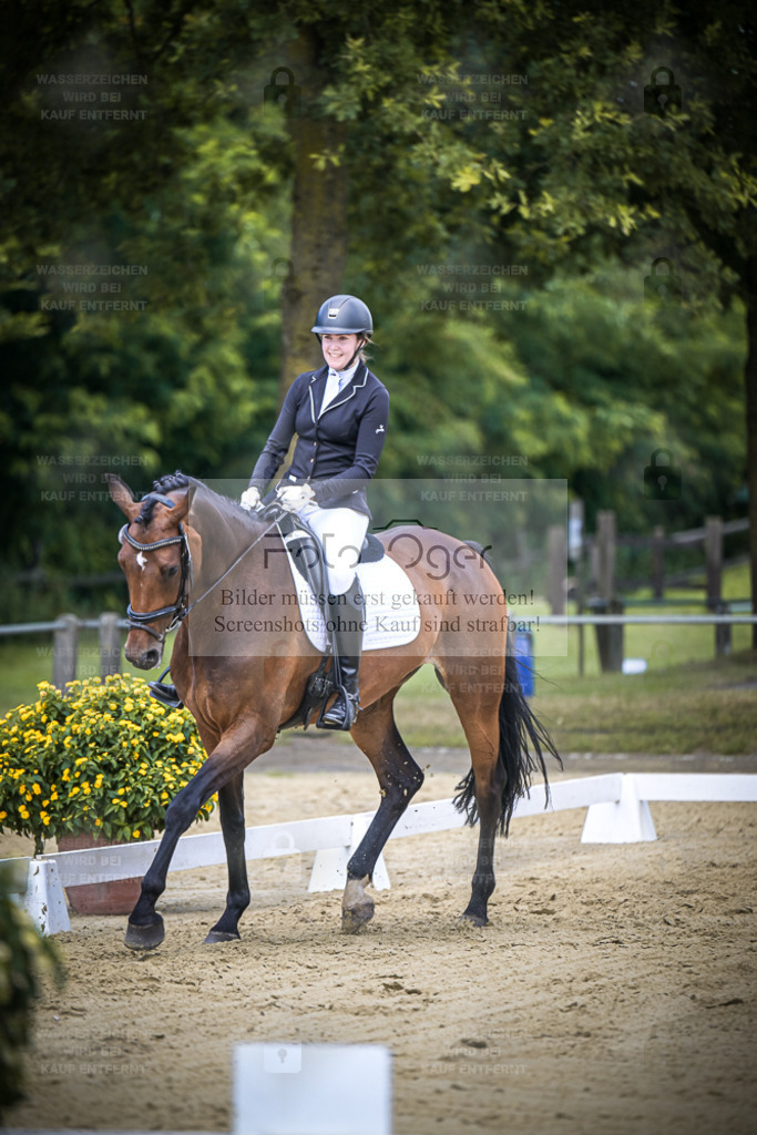 DOS_1197 | Entdecke hochwertige Reitturnierfotos von Foto Oger. Professionell, emotional und authentisch – jetzt Lieblingsmomente im Shop bestellen. - Realisiert mit Pictrs.com