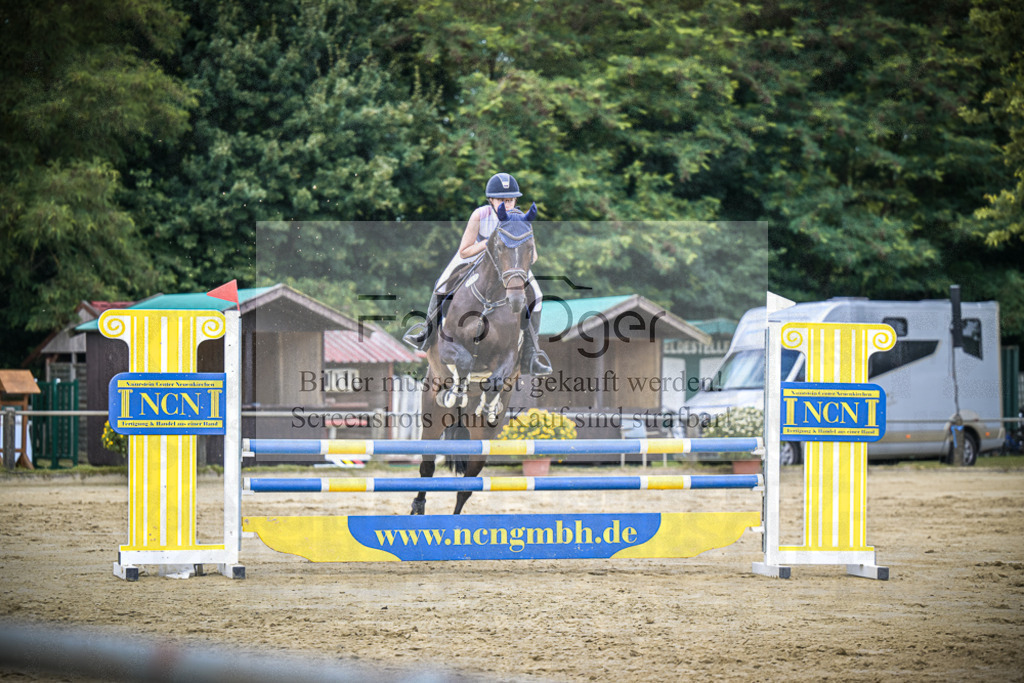 DOS_6711 | Entdecke hochwertige Reitturnierfotos von Foto Oger. Professionell, emotional und authentisch – jetzt Lieblingsmomente im Shop bestellen.Deutschlandweite Turnierfotografie. - Realisiert mit Pictrs.com