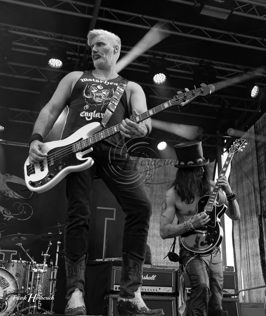 Slash n´Roses | Slash n´Roses - Realisiert mit Pictrs.com