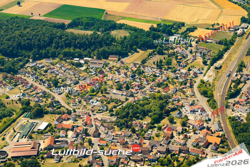 Das Luftbild der Stadt Neuental wurde 2022 vom Flugzeug heraus erstellt (keine Drohnen-Aufnahmen) Aufnahmehöhe ca.450 Meter- hohe Bildauflösung und Druck-Qualität. Garantiert!