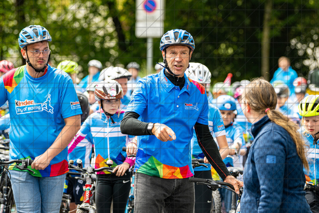 DeutschlandTour 2025 | Etappe 2 - Arnsberg (Ziel) | Kinder Joy of moving, Jens Voigt //  22.08.25: DeutschlandTour 2025 | Etappe 2 - Arnsberg (Ziel) / Arnsberg / Deutschland  //   CREDIT:www.bullenfotos.de, Martin König, Hörner Weg 40, D-49078 Osnabrück, +4917663732967 // Nutzung und Weitergabe nur zu den vereinbarten Zwecken. Presseanfragen an Ersteller. Alle Rechte beim Ersteller. Honorierung nach MFM. - Realisiert mit Pictrs.com