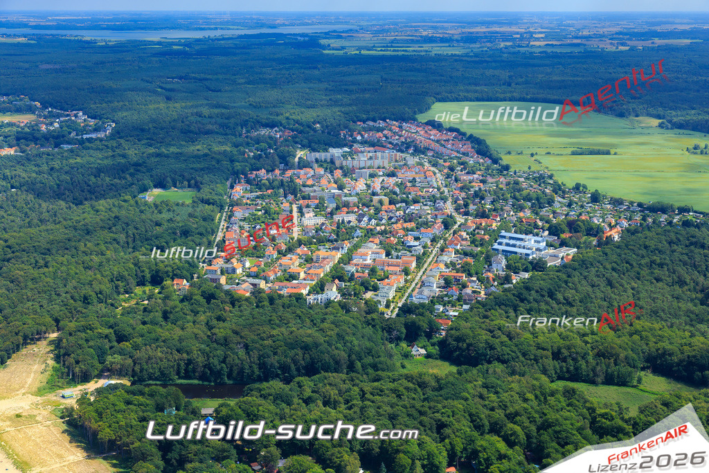 Die Luftaufnahme der Stadt Graal Müritz wurde vom UL-Flugzeug heraus erstellt ( keine Drohne )- hohe Auflösung für beste Qualität