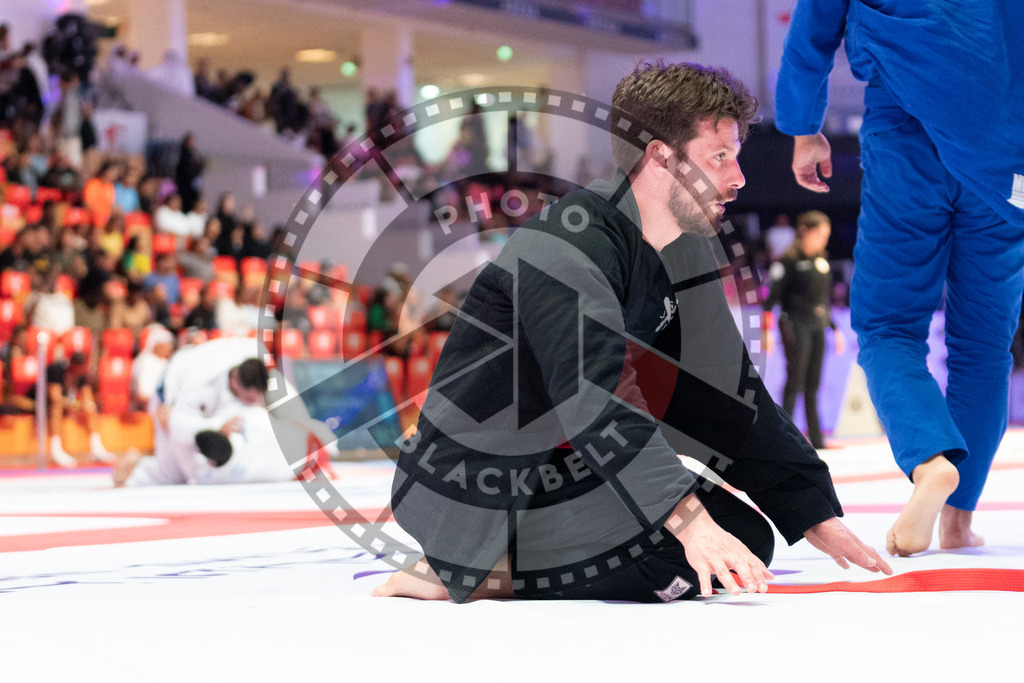 20231106PBB2216 | Fighters compete during the AJP World Master Championship in the Mubadala Arena in Abu Dhabi, Arab United Emirates, on November 6, 2023.