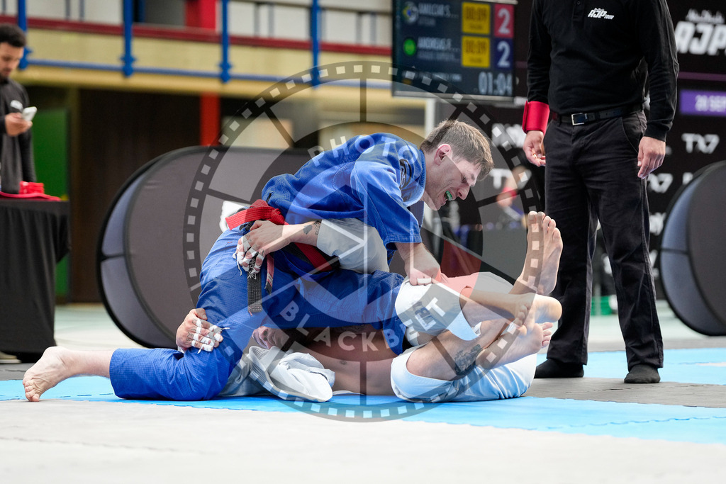 20250920PBB0971 | Athletes compete during the AJP Tour Hamburg International Jiu-Jitsu Championship, on September 20, 2025 in Hamburg, Germany. © Chiara Dazi / photoblackbelt
