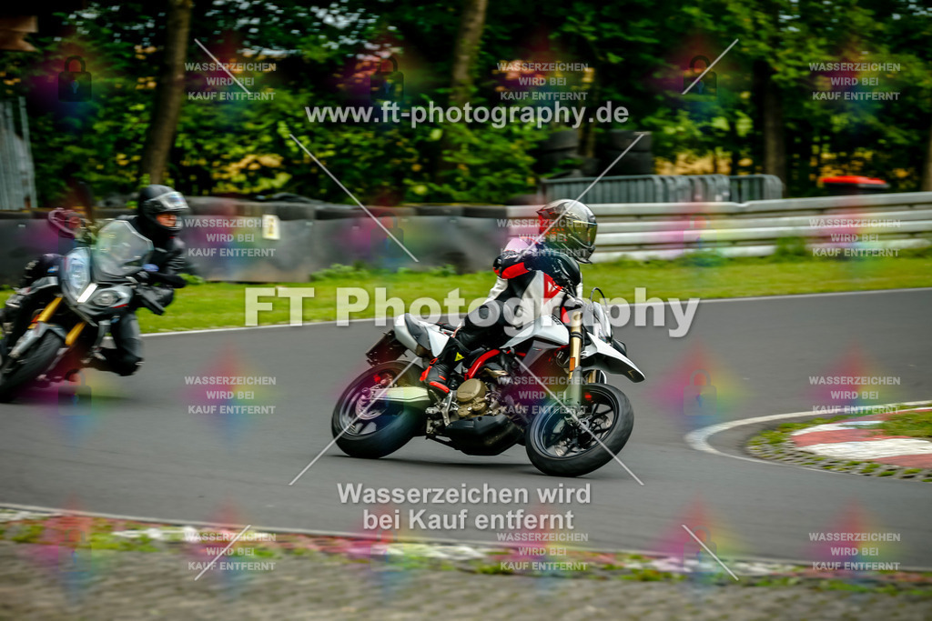 VBK-4250 | Hier findet Ihr Bilder von Touristenfahrten auf der Nürburgring Nordschleife oder von anderen Veranstaltungen die ich besucht habe. Viel Spass beim Durch Schauen 