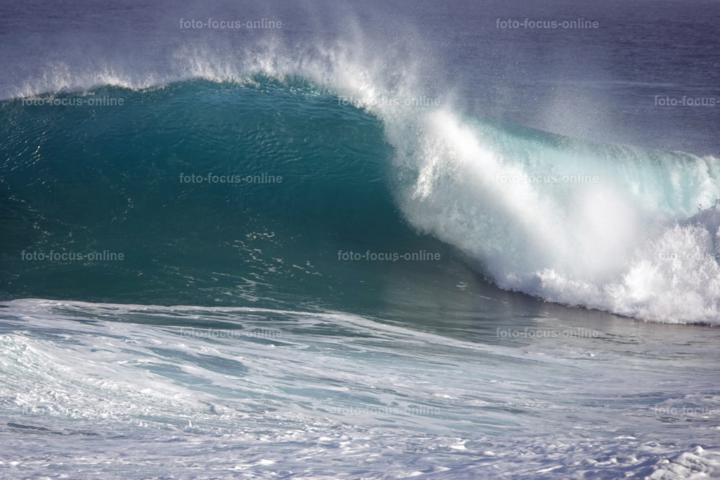 Wild Waves | Large waves in the stormy Atlantic
