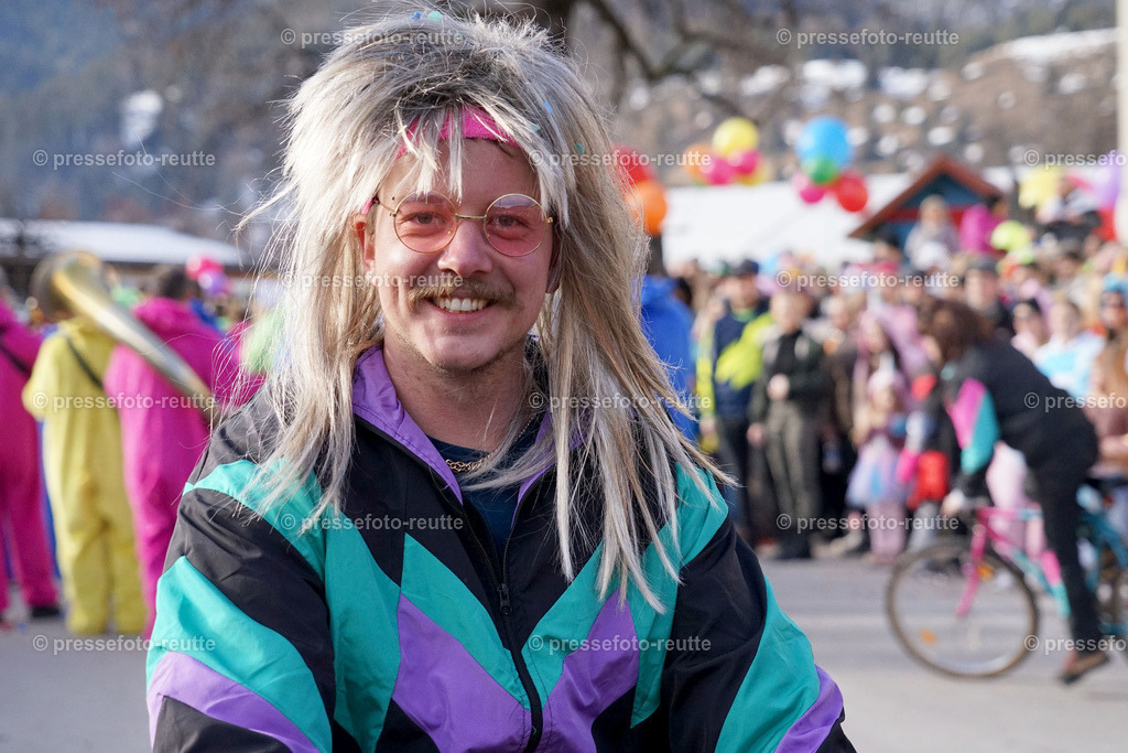news-2023-Feb11-Fasching-Weissenbach-DSC01825 | Info aus dem Bezirk Reutte/Ausserfern Tirol sowie eine umfangreiche Bilddatenbank über die gesamte Region: Lechtal, Talkessel Reutte, Tannheimertal, Zwischentoren. Lech, Plansee, Zugspitze, Grenztunnel, B179, Fernpassstraße, Verkehr, Lawinen, Tradition, - Realisiert mit Pictrs.com