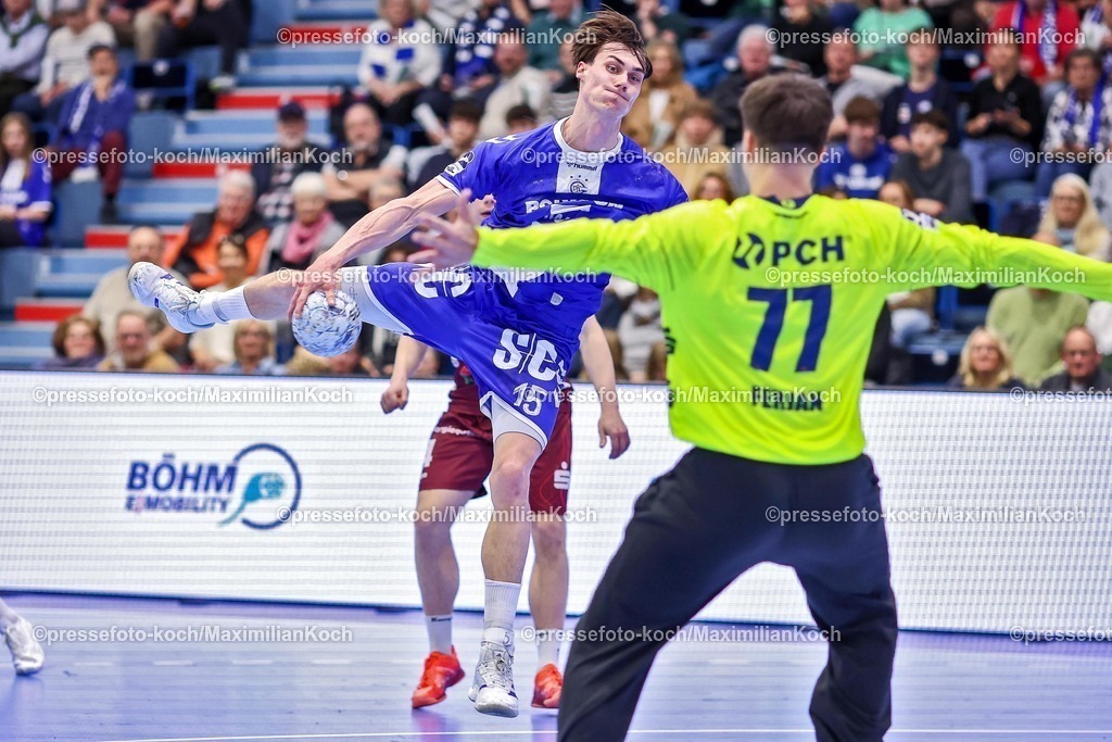 Gum25042501061 | 25.04.2025, Handball, HBL, VfL Gummersbach - 1. VfL Potsdam, Schwalbe-Arena: Miro Schluroff (GUM #15) wirft den Ball auf das Tor von xxp77 