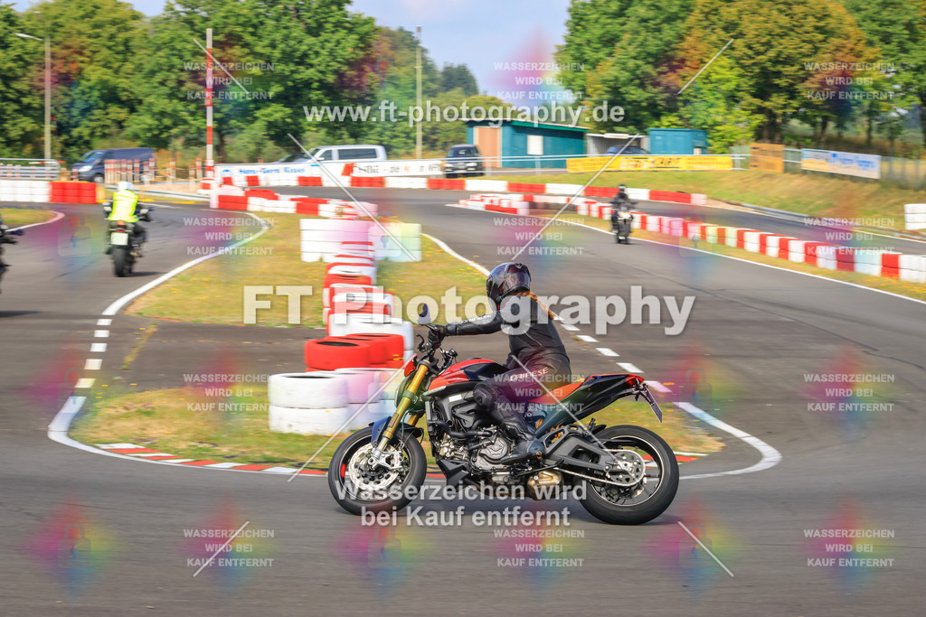 _DSK2344 | Hier findet Ihr Bilder von Touristenfahrten auf der Nürburgring Nordschleife oder von anderen Veranstaltungen die ich besucht habe. Viel Spass beim Durch Schauen 