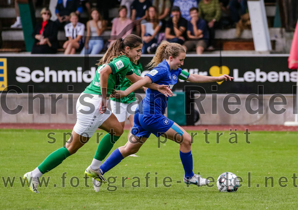 2023-10-07_029_FC_Forstern_gegen_Karlsruher_SC | Forstern, Deutschland, 07.10.2023:
Fußball, B-Juniorinnen-Bundesliga Süd 2023 / 2024, 4. Spieltag, FC Forstern gegen Karlsruher SC, Endergebnis: 1:1

Veronika Lang (FC Forstern, #4), Paulina Rothenberger (Karlsruher SC, #9)

Foto: Christian Riedel / fotografie-riedel.net