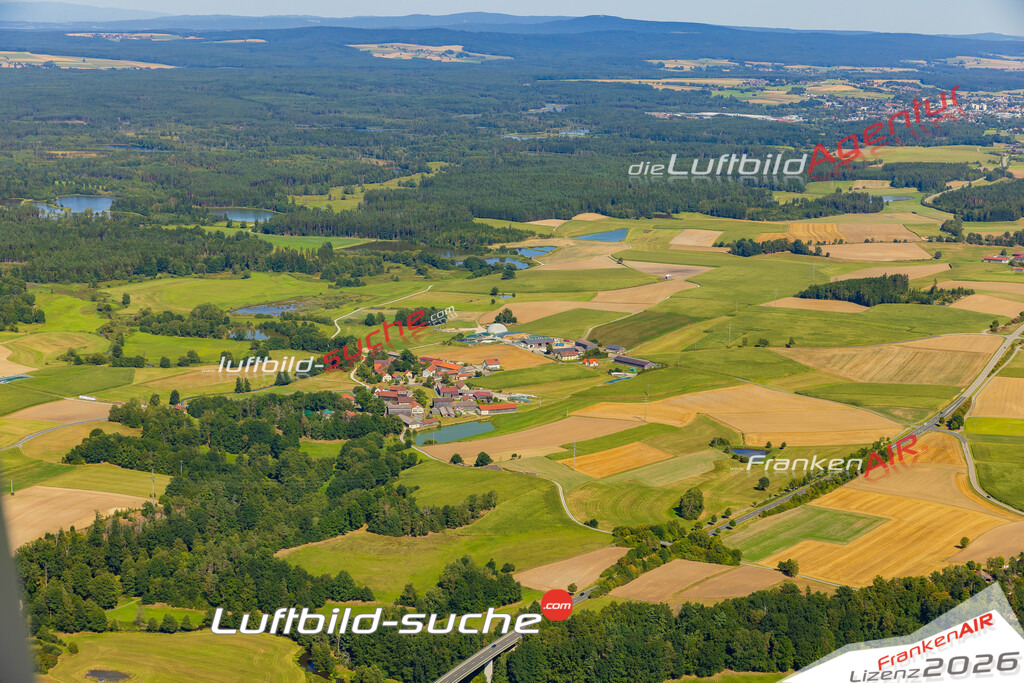 Schöne Luftaufnahme als Geschenk in Gumpen Falkenberg - Die Luftbildaufnahme wurde 2025 vom UL-Flugzeug heraus erstellt ( keine Drohne ) - Hochauflösende Luftaufnahme -Nicht vergleichbar mit Google Maps oder Satelittenbilder- Die Geschenkidee !Mit Lizenz und Bildrechte bestellbar