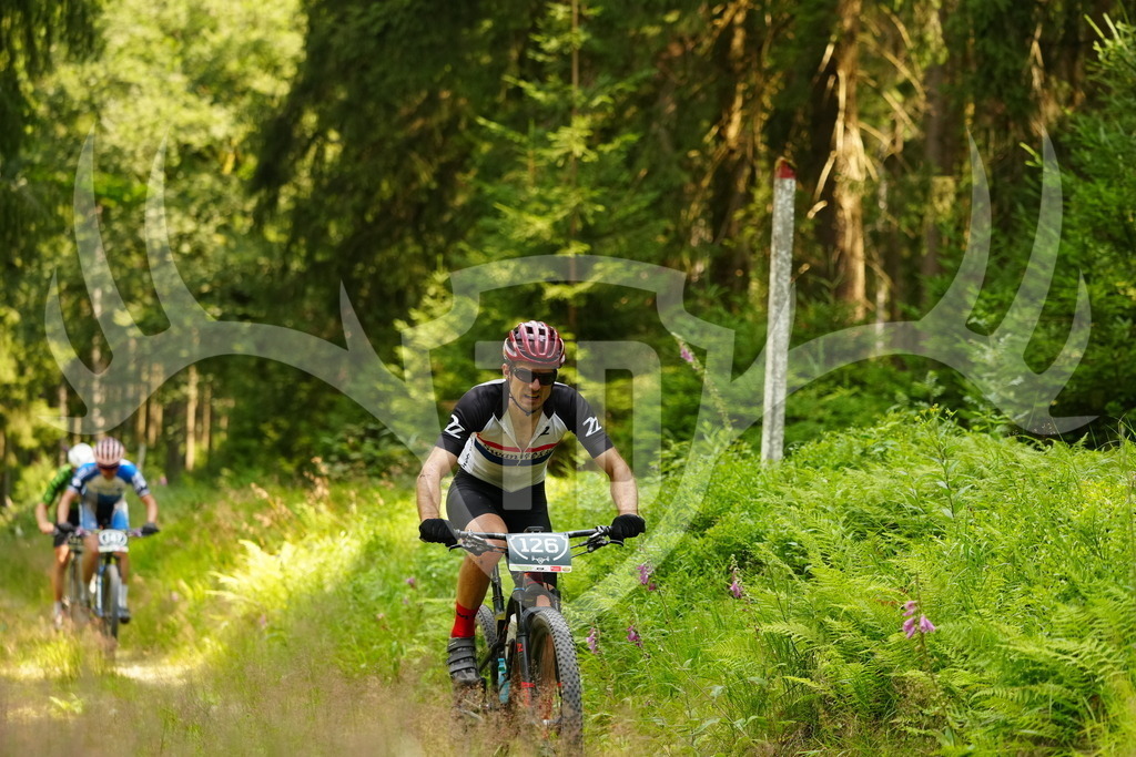 FC103322 | Fotogalerie der Treibjagd im Dunkelwald - Dein MTB Etappenrennen im Erzgebirge - Realisiert mit Pictrs.com