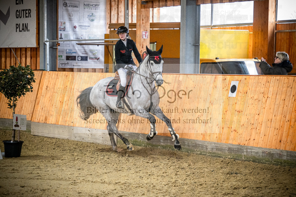 DOS_1577 | Entdecke hochwertige Reitturnierfotos von Foto Oger. Professionell, emotional und authentisch – jetzt Lieblingsmomente im Shop bestellen.Deutschlandweite Turnierfotografie. - Realisiert mit Pictrs.com