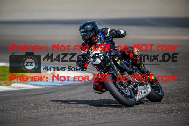 MaZZes_FotoMatrix_230410_7448 | GELB