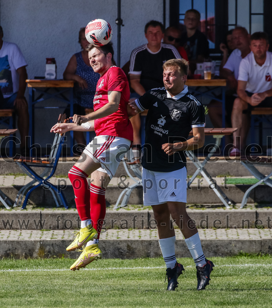 2023-08-20_050_TuS_Oberding_gegen_FC_Finsing_II | Oberding, Deutschland, 20.08.2023:
Fußball, Kreisklasse 2023 / 2024, 3. Spieltag, TuS Oberding gegen FC Finsing II, Endergebnis: 1:1

Lucca Stark (FC Finsing, #5), Markus Bauer (TuS Oberding, #10)

Foto: Christian Riedel / fotografie-riedel.net