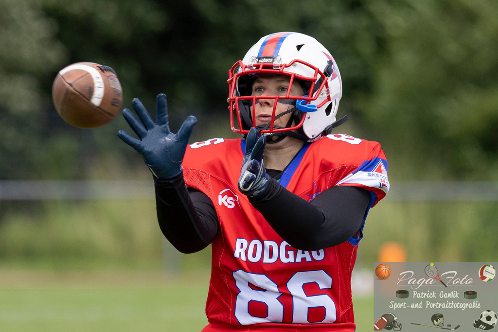GFLW 1: German Football League Women 1: Rodgau Pioneers Ladies - Stuttgart Scorpions Sisters, 07.06.2026 | Lea Schlipphak (Rodgau Pioneers Ladies #86), fängt einen Ball,, Freisteller, Portrait / Porträt, Rodgau Pioneers Ladies - Stuttgart Scorpions Sisters, Rodgau, Maingau-Energie-Stadion "Am Weichsee", 7.6.2026 - Realisiert mit Pictrs.com