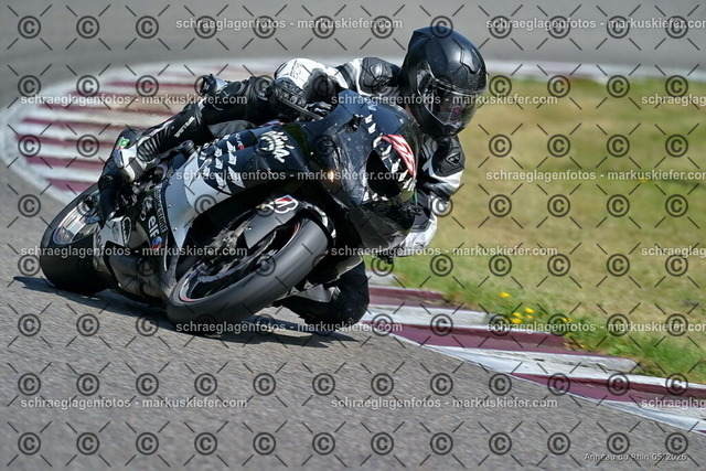 26BT02-1618 | markuskiefer.com - Realisiert mit Pictrs.com
