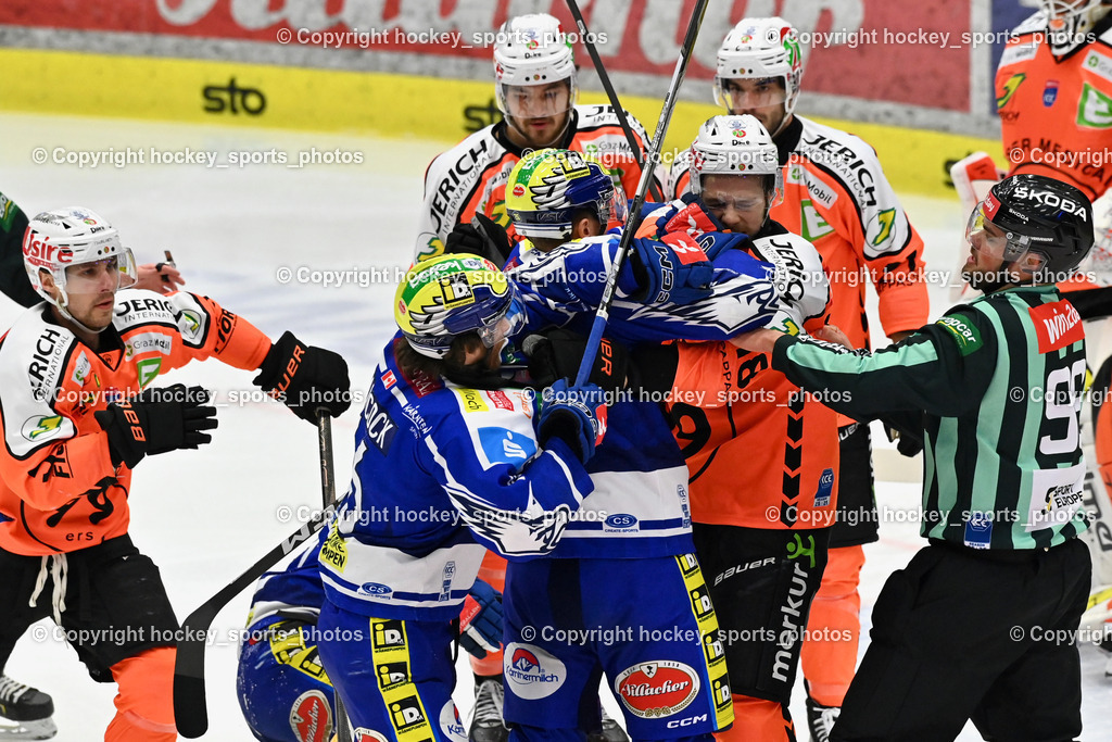 EC IDM WÄRMEPUMPEN VSV vs. MOSER MEDICAL GRAZ99ERS | ZACHERL PATRICK Referee, 72 John Hughes EC VSV, #16 Kevin Hancock EC VSV, #21 Lukas Haudum Graz 99ers, #3 Frank Hora Graz 99ers, #18 Paul Stapelfeldt Graz 99ers, #33 Maxime Lagacé Graz 99ers, EC IDM WÄRMEPUMPEN VSV vs. MOSER MEDICAL GRAZ99ERS, EC IDM WÄRMEPUMPEN VSV vs. MOSER MEDICAL GRAZ99ERS am 17.03.2026 in Villach (Stadthalle Villach), Austria, (Photo by Bernd Stefan)