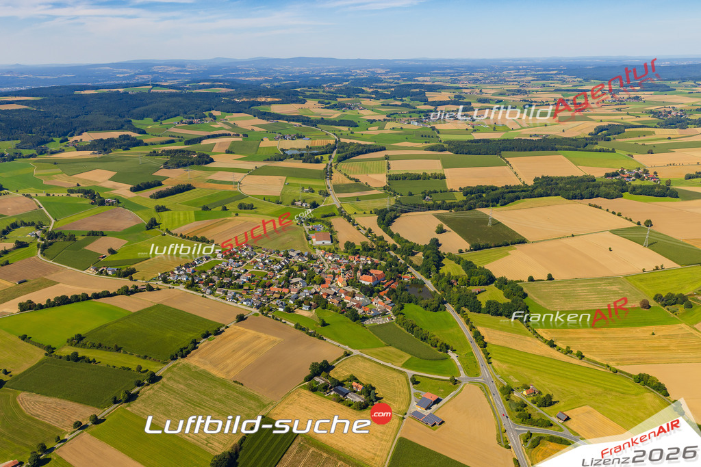 Schrägluftbild  Waldau  Vohenstrauß - Das Luftbild wurde 2025 vom UL-Flugzeug heraus erstellt ( keine Drohne ) - Hochauflösende Luftaufnahme -Nicht vergleichbar mit Google Maps oder Satelittenbilder- Die Geschenkidee !Mit Lizenz und Bildrechte bestellbar