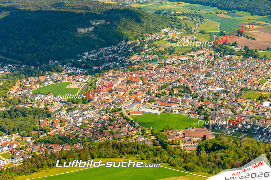 Das Luftbild zeigt :  Beilngries - Die Luftaufnahme wurde 2024 vom UL-Flugzeug aus erstellt ( keine Drohne ) - Hochauflösende Luftaufnahme - Für grossformatige Ausdrucke geeignet. Die Geschenkidee !Mit Lizenz und Bildrechte bestellbar