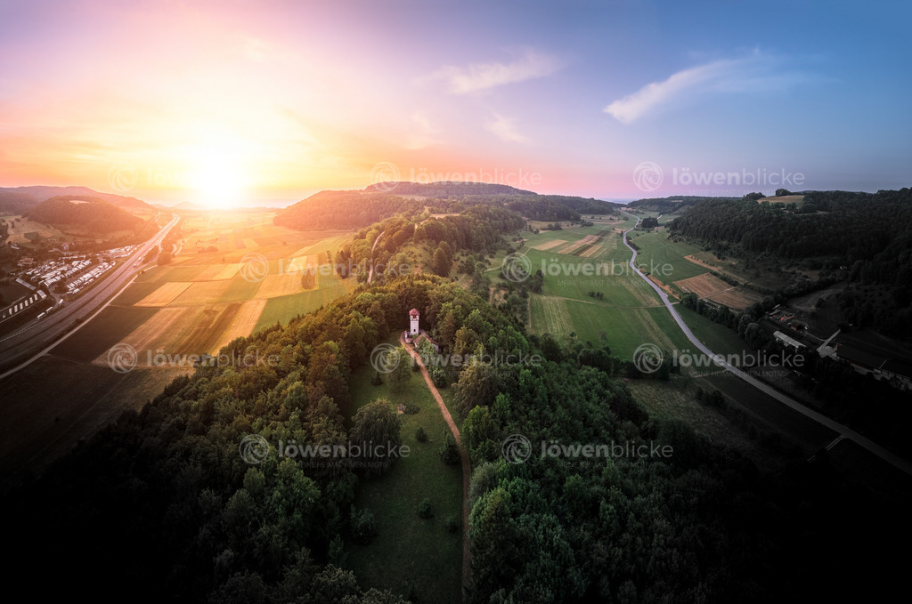 Blick über den Mähdlesberg bei Sonnenuntergang | löwenblicke | shop