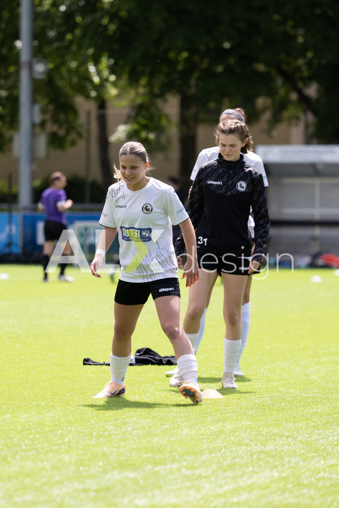 Fußball I Frauen I Saison 2025-2026 I Frauen 3. Liga | FVRZ Gruppe 2 | 18. Spieltag I Spielvereinigung Schaffhausen Damen 1 - Team Furttal Zürich I 17.05.2026 | Hochwertige Sportfotos kaufen & lizenzieren für Medien, Vereine, Agenturen & Sportler:innen. Entdecke professionelle Sportfotografie im Bildshop von Alexander Franzen. - Realisiert mit Pictrs.com