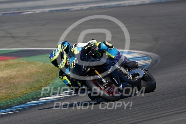 2022_08_12_PBK_13290 | Sportfotografie; SlowMotion; Video; Rennstrecke; Hafeneger; Speer; Racing; RSE; BMW; CBO; Trackday; Motorsportarena; Hockenheimring; Brno; Most; Barcelona; Valencia