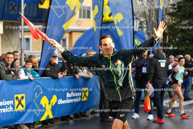 AUT, Laufen, Silvesterlauf Peuerbach 2022 | 31.12.2022, Peuerbach , AUT, Leichtathletik, Laufen, Silvesterlauf Peuerbach 2022, im Bild Andreas Vojta (AUT)



