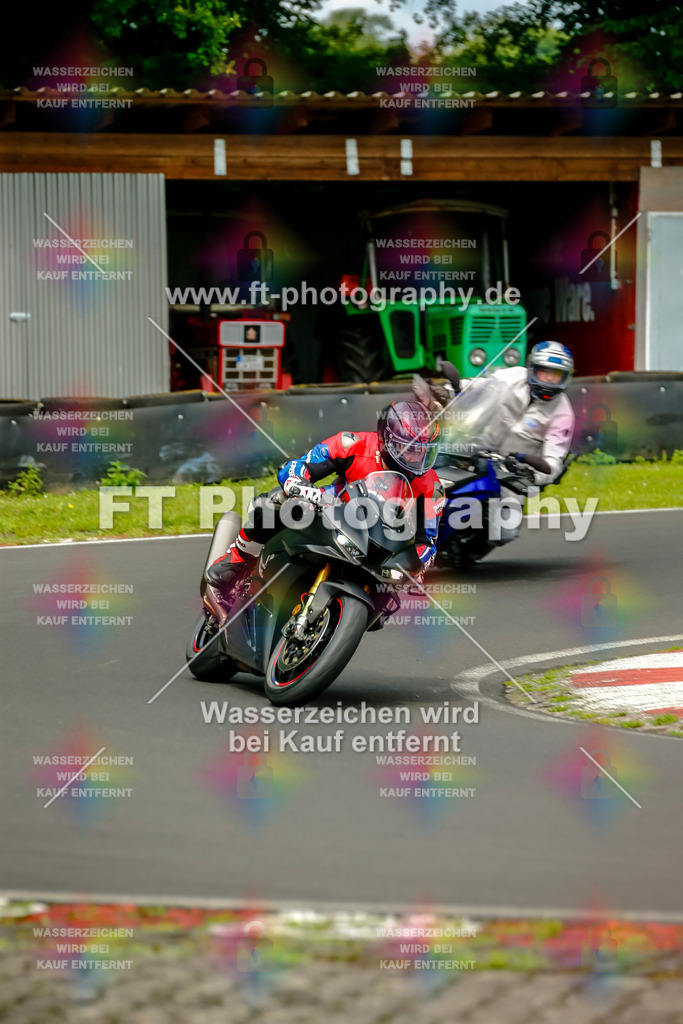 VBK-4381 | Hier findet Ihr Bilder von Touristenfahrten auf der Nürburgring Nordschleife oder von anderen Veranstaltungen die ich besucht habe. Viel Spass beim Durch Schauen 