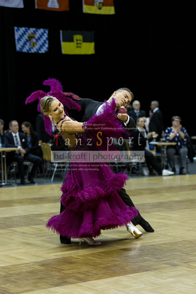 20241102_DC_HGR_Std_08779 | Tanzsportbilder, Standardtanz, Lateintanz, WDSF, DTV, LTVB, dancecomp, goc, hessen tanzt, blaues band der spree, walzer, tango, wiener walzer, slowfox, quickstepp, samba, rumba, cha-cha-cha, paso doble. jive, hd-kroft photography, turniertanzsport