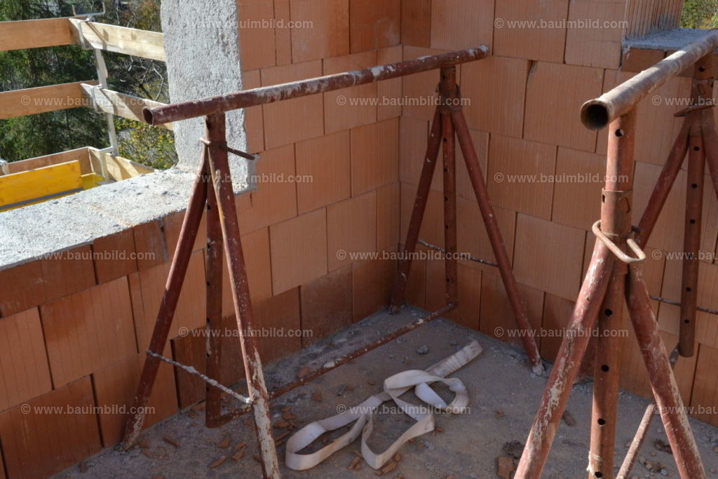 bib-lg01-baustelleneinrichtung-0140 | Nach LV-Leistungsgruppen sortierte Detailfotos über den Bau eines Hauses. Alle Hausbau-Bilder direkt vom Urheber und Autor der Website Haus-Selber-Bauen.com