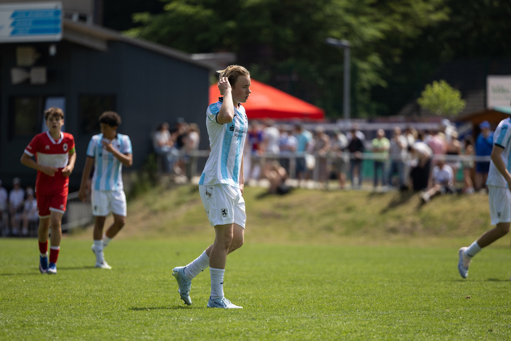 Fußball I Männer I 40. Pfingscup Hollage I 13097 | realhellocedii - Realisiert mit Pictrs.com