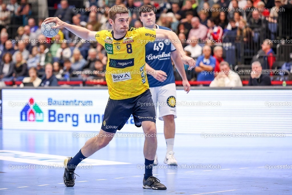 BHC16112501024 | 16.11.2025, Handball, HBL, Bergischer HC - Rhein-Neckar Löwen, Mitsubishi Electric HALLE Düsseldorf: Tim Nothdurft (Rhein-Neckar Löwen #08) wirft auf das Tor 