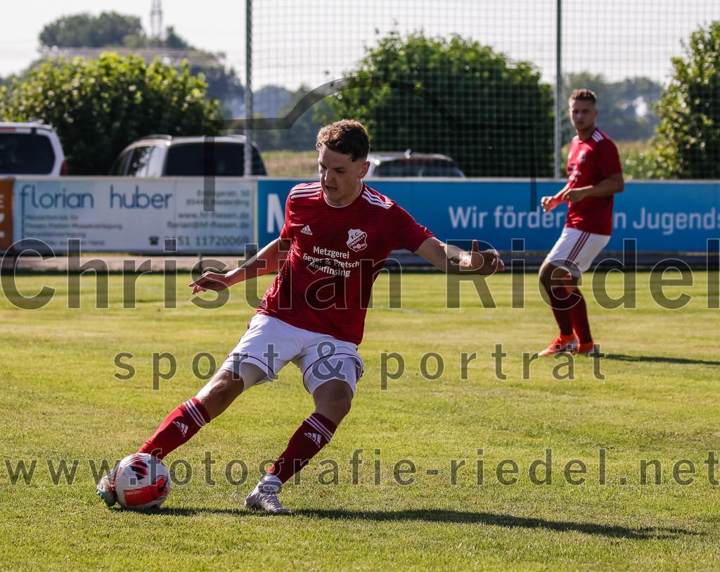 2023-08-20_077_TuS_Oberding_gegen_FC_Finsing_II | Oberding, Deutschland, 20.08.2023:
Fußball, Kreisklasse 2023 / 2024, 3. Spieltag, TuS Oberding gegen FC Finsing II, Endergebnis: 1:1

Dominik Scharnagl (FC Finsing, #11)

Foto: Christian Riedel / fotografie-riedel.net