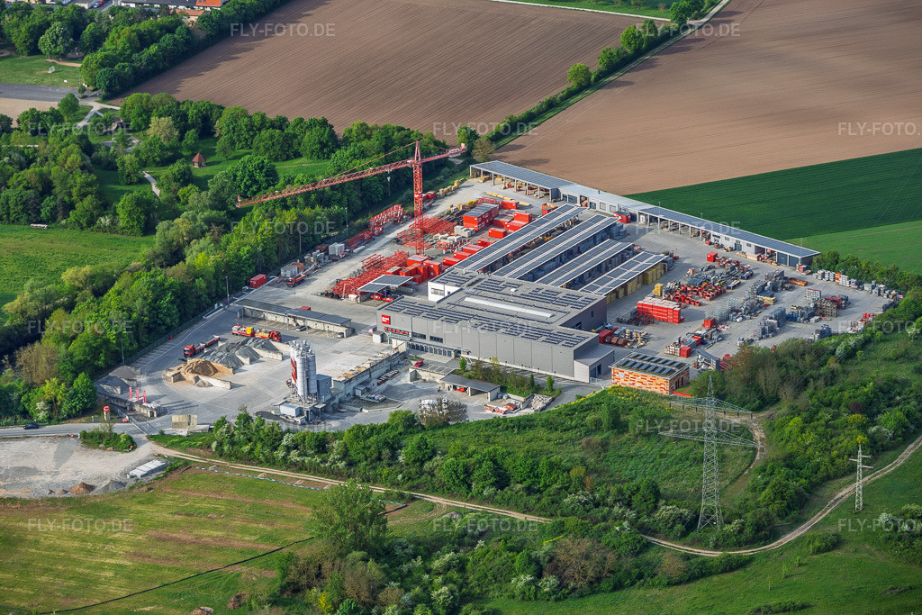 Luftbild: Riedel Bau Betonwerk in Bergrheinfeld im Bundesland Bayern in Deutschland.Foto: IMG_156025.jpg vom 03.05.2026 durch Werner Riehm/FLY-FOTO.deAuflösung des Originals: 6000 x 4000 pxTransportbeton für Firmen & Privatkunden - Riedel Bau