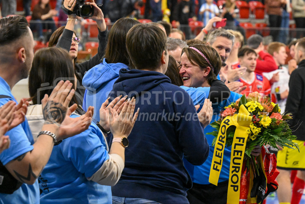 HC Rychenberg vs Floorball Köniz - 18. Dezember 2022 | HC Rychenberg vs Floorball Köniz
AXA Arena, Winterthur
Schiedsrichterin Corina Wehinger.
Bild: Sportfotografie Markus Aeschimann | www.markus-aeschimann.ch - Realisiert mit Pictrs.com