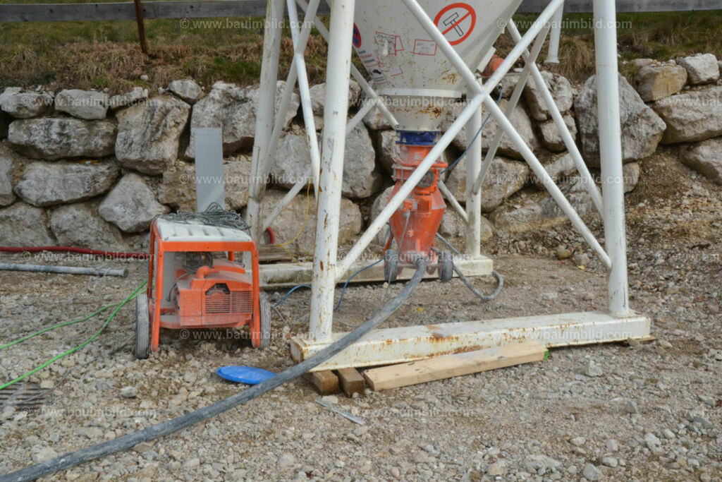 bib-lg18-putzarbeiten-0005 | Nach LV-Leistungsgruppen sortierte Detailfotos über den Bau eines Hauses. Alle Hausbau-Bilder direkt vom Urheber und Autor der Website Haus-Selber-Bauen.com