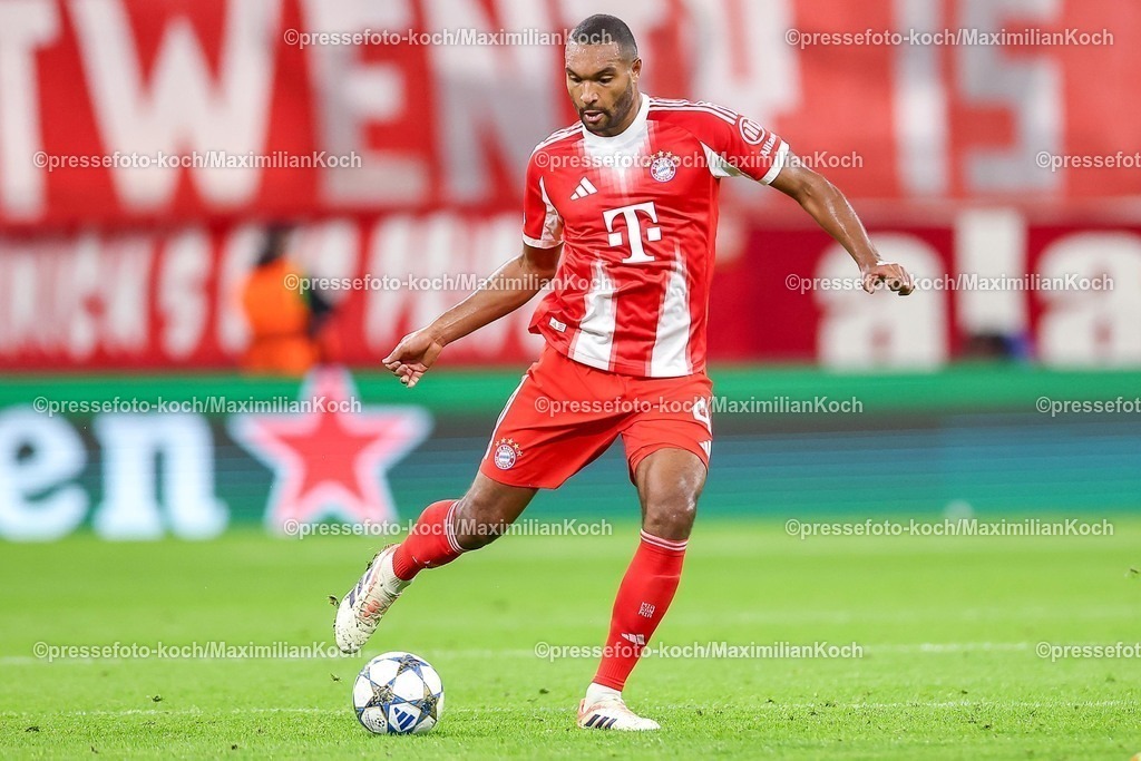 UCL22102501048 | 22.10.2025, Fußball, UEFA Champions League, FC Bayern München - Club Brügge, Allianz Arena, Saison 2025 2026: Jonathan Tah&nbsp;(FC Bayern Muenchen #04) Regulations prohibit any use of photographs as image sequences and or quasi-video.