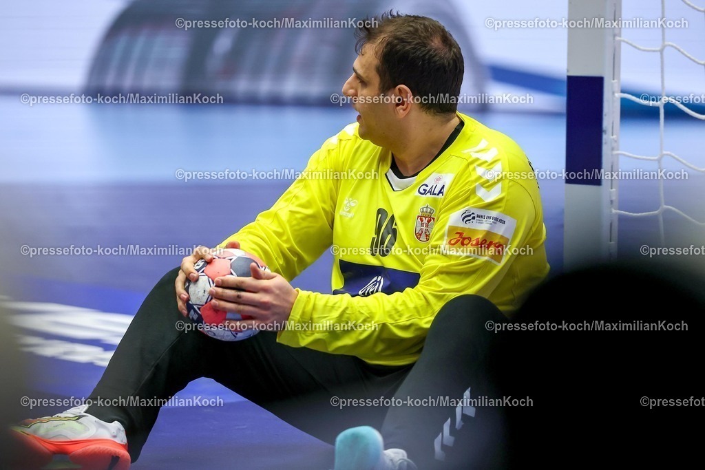 EHF19012601107 | 19.01.2026, Handball, Men's EHF EURO 2026, Österreich - Serbien, Jyske Bank Boxen in Herning, Dänemark, Preliminary Round:  Dejan Milosavljev (Serbien #96) enttäuscht Enttäuschung 