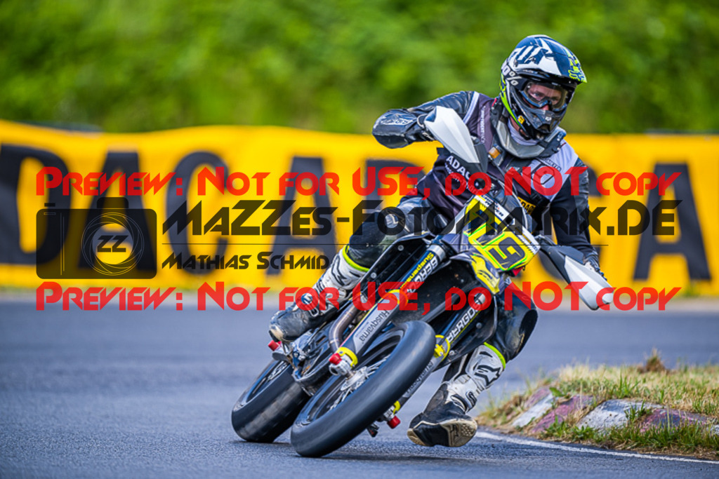 MaZZes_FotoMatrix_220528_1936 | Fotograf Mathias Schmid
Sportfotograf,
Eventfotograf,
Hochzeitsfotograf,
Portraitfotograf