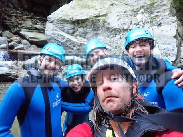 P8020079 | Bestelle die Bilder deines Berg- oder Wasser-Abenteuers mit Mountain Sports bequem von zu Hause aus direkt über unseren Online Fotoshop von pictrs.com. - Realisiert mit Pictrs.com