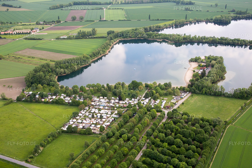 Luftbild: Campingplatz Riedsee im Ortsteil Leeheim in Riedstadt im Bundesland Hessen in Deutschland. Foto: IMG_088461.jpg vom 17.05.2016 durch Werner Riehm/FLY-FOTO.de