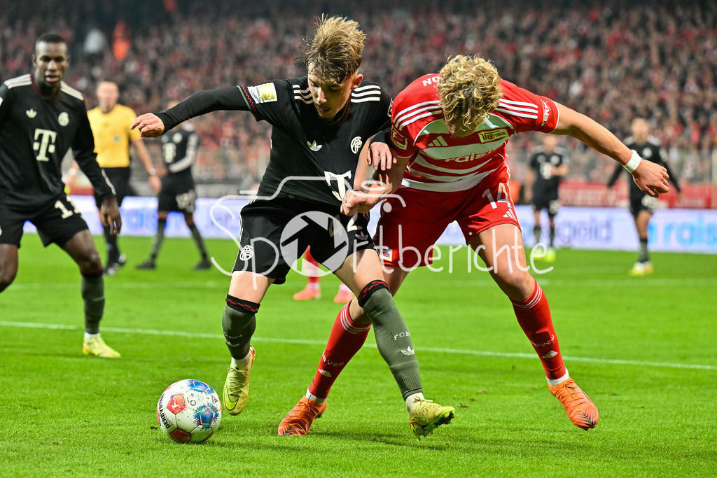 1. FC Union Berlin - FC Bayern München | BERLIN, DEUTSCHLAND - 8. NOVEMBER: im Duell Lennart KARL (FC Bayern Munich 42) und Leopold QUERFELD (Union Berlin 14) während dem Bundesligamatch zwischen dem 1. FC Union Berlin und dem FC Bayern München am 10. Spieltag im Stadion an der alten Försterei am 8. November 2025 in Berlin, Germany / DFL REGULATIONS PROHIBIT ANY USE OF PHOTOGRAPHS AS IMAGE SEQUENCES AND/OR QUASI-VIDEO