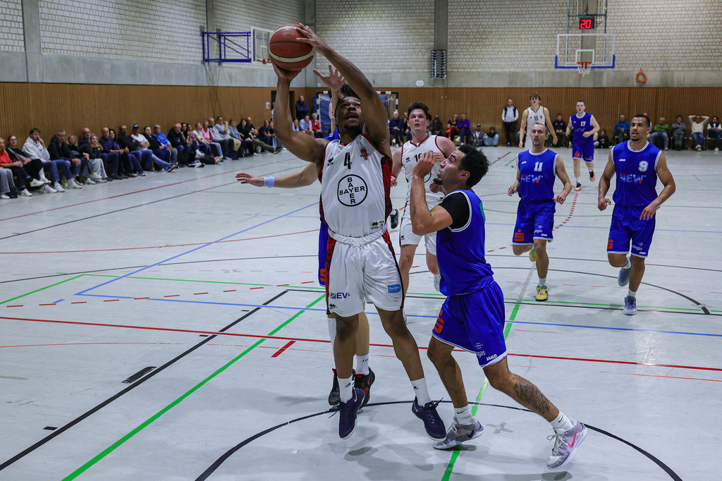 Regio BAYER GIANTS vs NEW Elephants Grevenbroich-41 | Fotos von Basketballspielen aus dem Raum NRW fotografiert von Gero Mueller-Laschet und Daniel Schaefer - Realisiert mit Pictrs.com