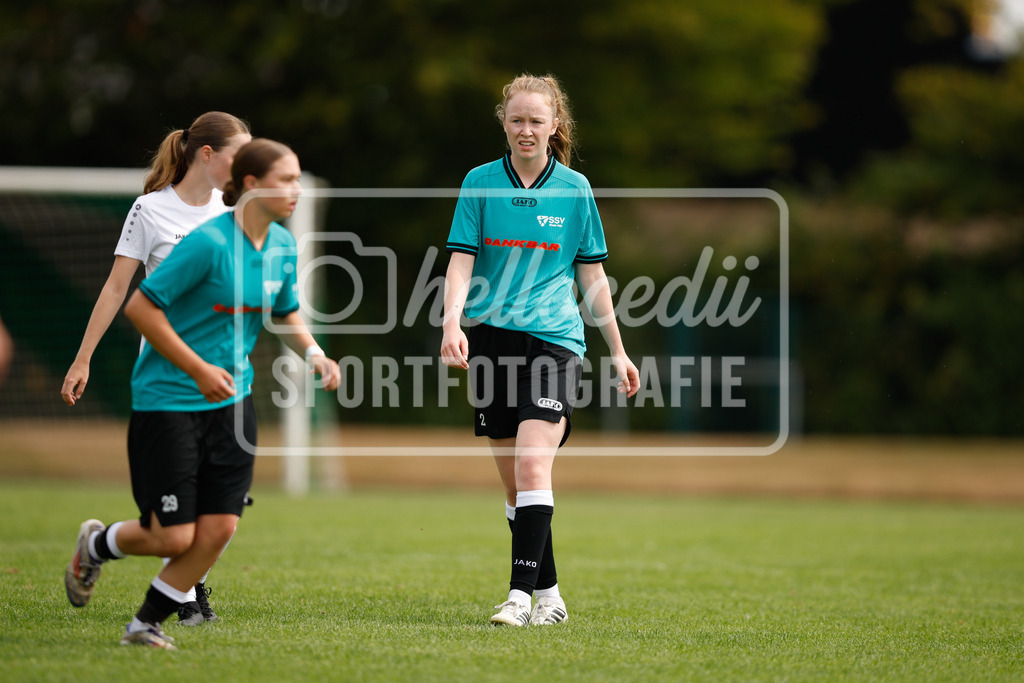 Fußball I Frauen I Westfalenpokal 26-27 I DJK GW Amelsbüren - SSV Rhade  I 18727 | Antonia Heilker (2, SSV Rhade) - Realisiert mit Pictrs.com