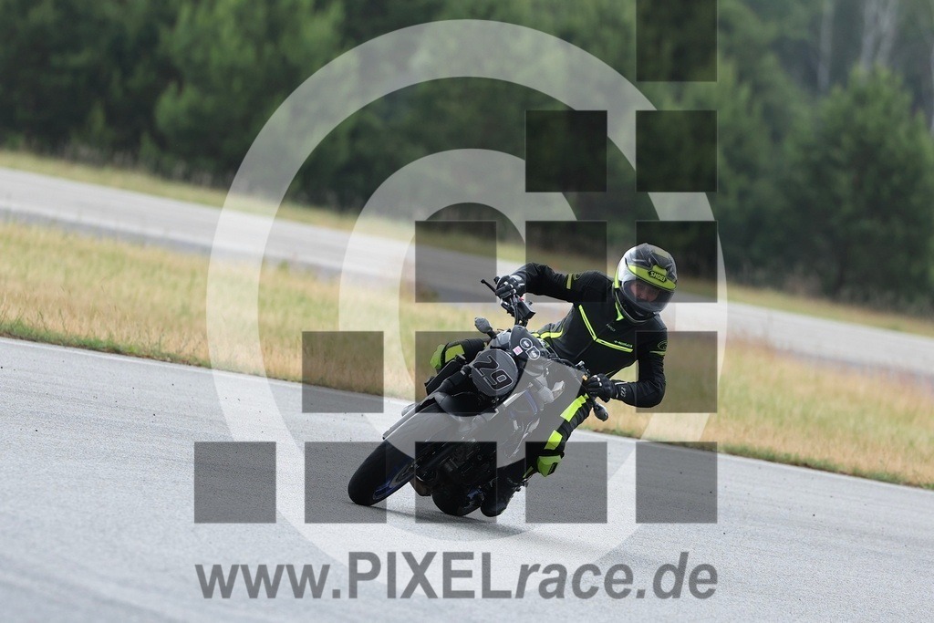 0029-20250608_10317 | Schöne Erinnerungen an spannende Momente - das festzuhalten ist unser Job. PIXELrace.de ist seit 2003 auf den Rennstrecken Europas unterwegs um die Action draußen beim Fahren und die wunderbare Stimmung imm Fahrerlager für euch einzufangen.