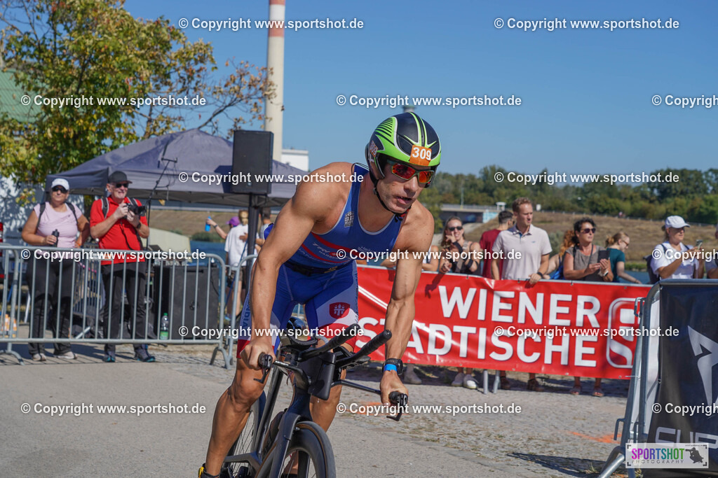 DSC00620 | Vienna Triathlon 2024                                        P3 Event                                                             #yourpictrs #sportshot_your_pictrs                 @Sportshotphotography                                     Photo Credit: www.sportshot.de