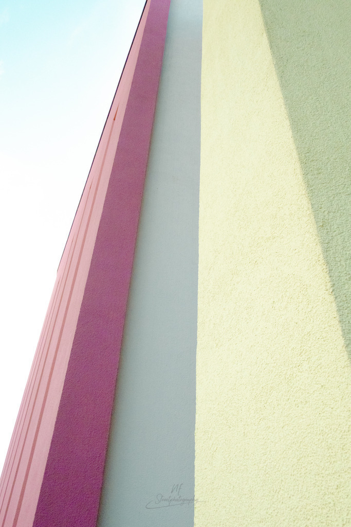 _DSF3900 | ​Minimalistische Street Photography & Urban Art von Nils Friederichs. Entdecke hochwertige Fotokunst-Prints und Wandbilder aus der Region Hildesheim & Hannover. - Realisiert mit Pictrs.com