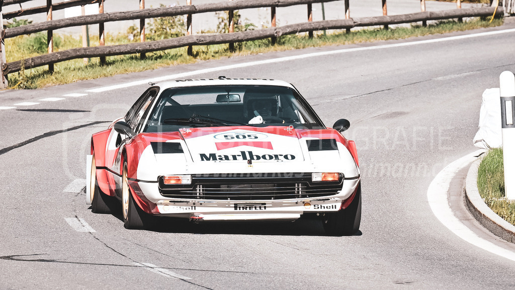 19. Arosa ClassicCar 2023 - 1. September 2023 | 19. Arosa ClassicCar 2023
Arosa, Schweiz
Brühwiler Philipp aus Zug mit der Startnummer 505 in einem Ferrari 308 GRP4 "Michelotto", Jahrgang 1981, in der Klasse Competition.
@arosaclassiccar, @arosa.official, #arosaclassiccar, #arosa, #76curves, #classiccar
Bild: Sportfotografie Markus Aeschimann | www.markus-aeschimann.ch - Realisiert mit Pictrs.com