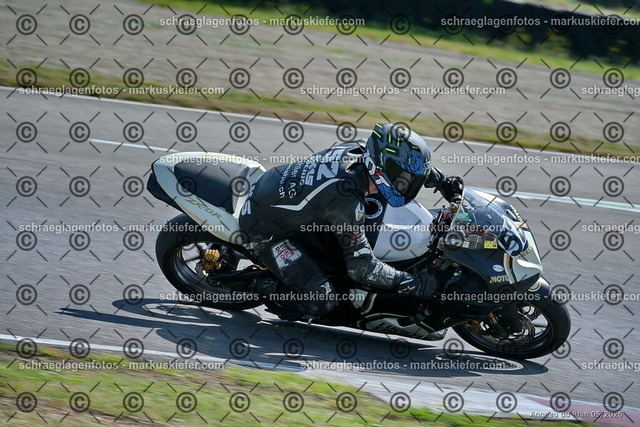 26BT02-0714 | markuskiefer.com - Realisiert mit Pictrs.com